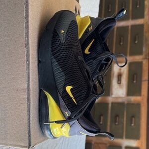 Nike  air max 270 Black Mesh Athletic Sneakers with Yellow Accents